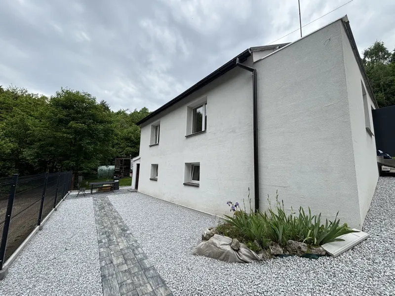 Bezpłatny parking na posesji – Kwatery Pod Ciemną